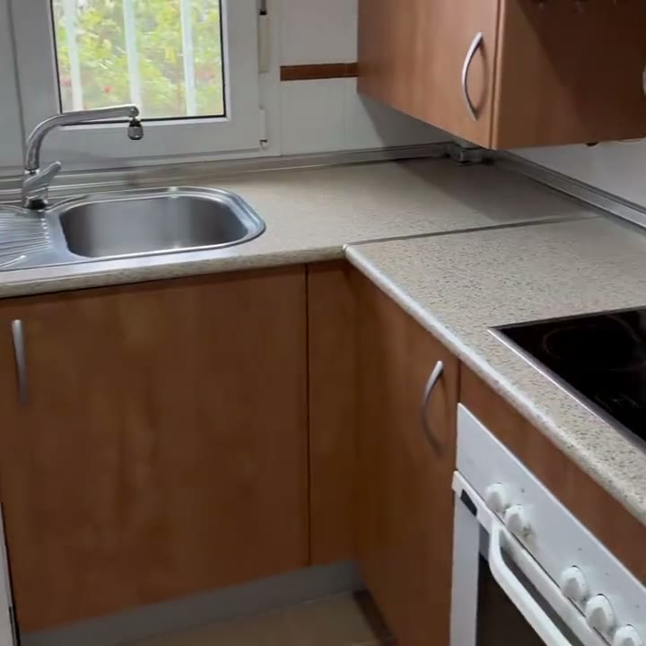 Mesón de cocina viejo antes de forrarlo